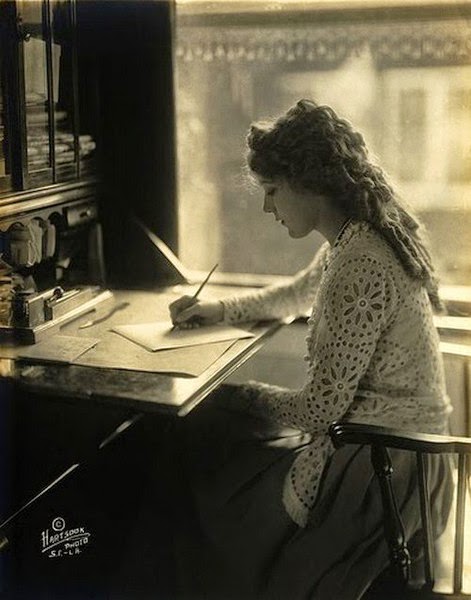 aspirante a escritora gemelo de papel y tinta